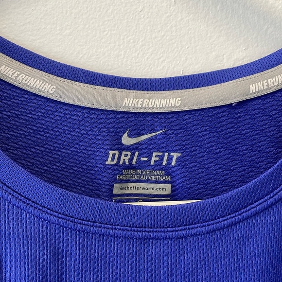 Nike Dri Fit Tee Shirt - Picture 3 of 3